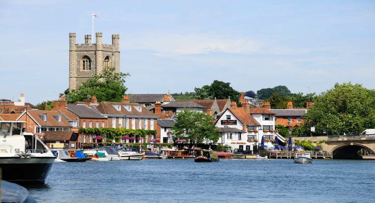 HENLEY-ON-THAMES - SHIPLAKE COLLEGE